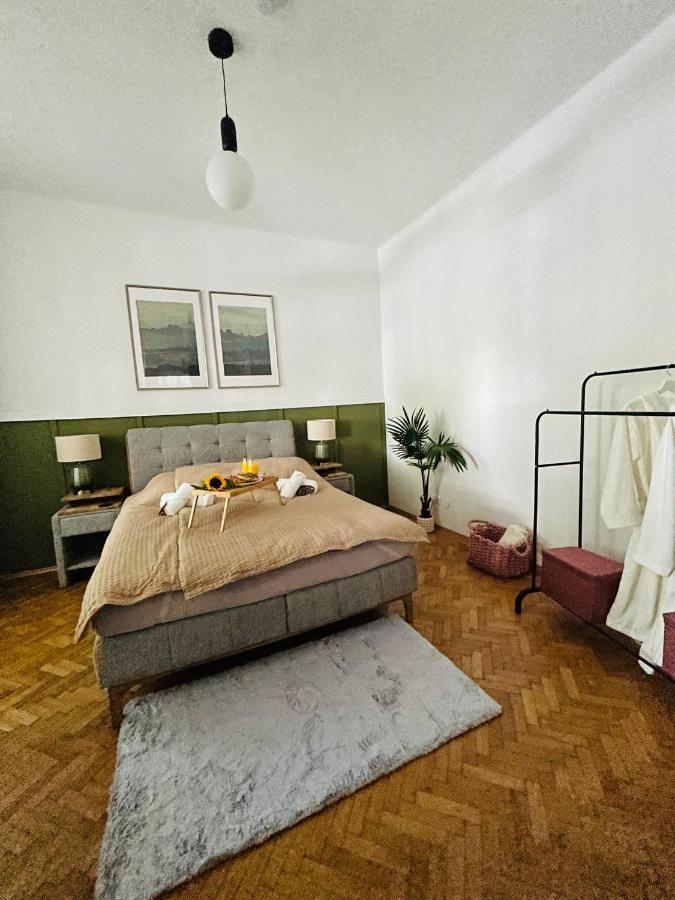 Apartment 5 Min Schoenbrunn Gloriette, Direct To City Center, Free Parking Vienna Esterno foto