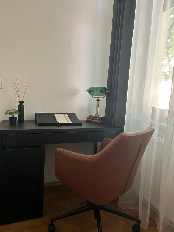 Apartment 5 Min Schoenbrunn Gloriette, Direct To City Center, Free Parking Vienna Esterno foto