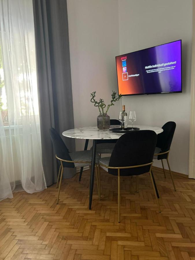 Apartment 5 Min Schoenbrunn Gloriette, Direct To City Center, Free Parking Vienna Esterno foto