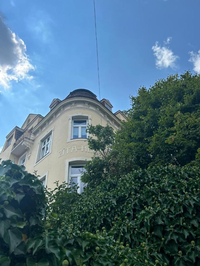 Apartment 5 Min Schoenbrunn Gloriette, Direct To City Center, Free Parking Vienna Esterno foto