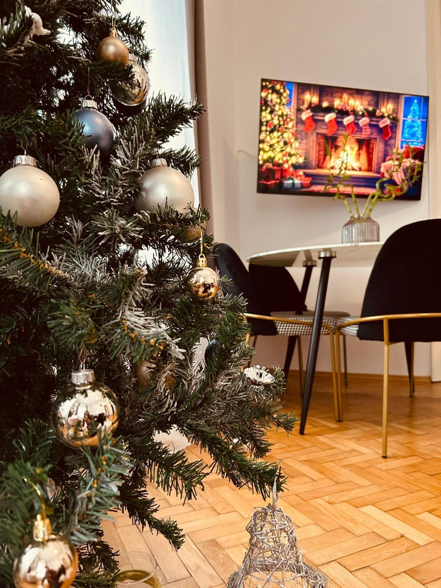 Apartment 5 Min Schoenbrunn Gloriette, Direct To City Center, Free Parking Vienna Esterno foto
