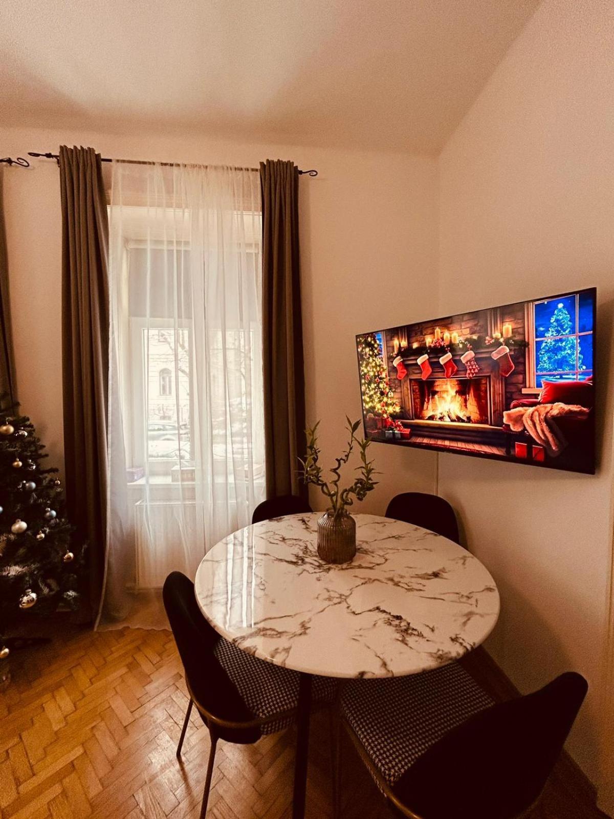 Apartment 5 Min Schoenbrunn Gloriette, Direct To City Center, Free Parking Vienna Esterno foto